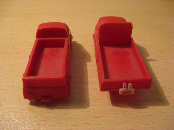 Twee oude plastic vracht autootjes uit de jaren '50 - Afbeelding 2