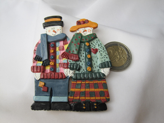 Broche antiek meneer en mevrouw sneeuwpop in winter kleding 7.5x6.0 cm - Afbeelding 2