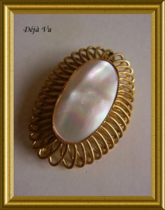 Oude broche met parelmoer - nr. 1