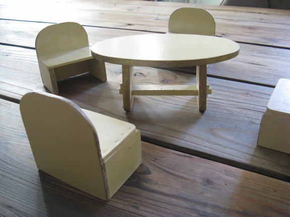 Voor in het poppenhuis...een antieke franse tafel met 4 stoelen...Jaren 30/40! - Afbeelding 2