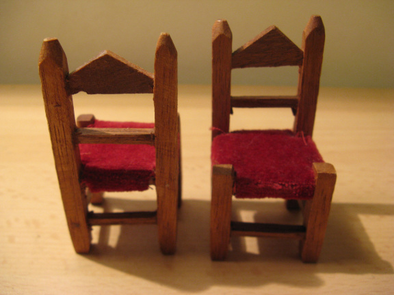 Voor in het poppenhuis...2 stoeltjes voor in de woonkamer...jaren 50/60! - Afbeelding 3