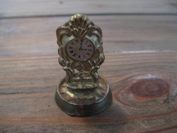 Voor in het poppenhuis: Oud koperen klokje jaren '50... - nr. 1