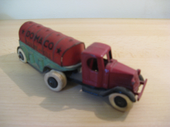 Prachtige originele TOOTSIE TOY 802 MACK DOMACO Oil Truck …metaal…1933… - Afbeelding 3