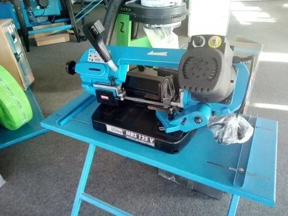 Metaal-bandzaag 230 V 400 W traploze zaagsnelheid