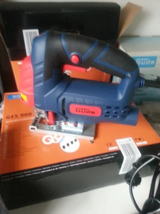 Wij hebben ook div. zaagmachines lees de advertentie
