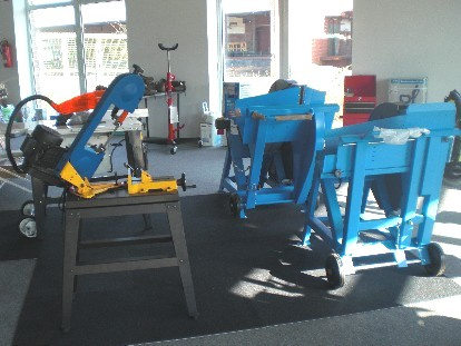 Grote brandhout-wipzaag 600 mm ,op 230 V , 4,8 Pk, gemonteerd
