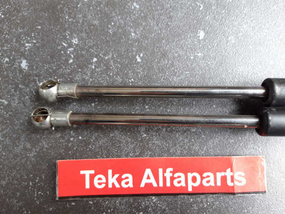 Alfa Romeo 145 Gasveer kofferbak Used - Afbeelding 3