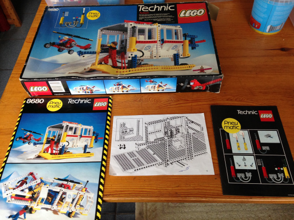 Lego Technic set 8680: Arctic Rescue Base - Afbeelding 6