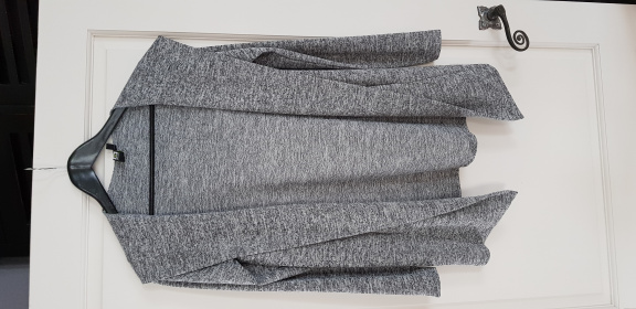 CoolCat lang grijs vest met capuchon maat 170/176 nieuw - nr. 1