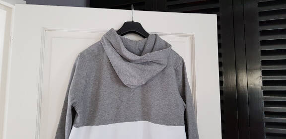H&M grijs wit vest met capuchon maat 170/14 jaar - Afbeelding 4