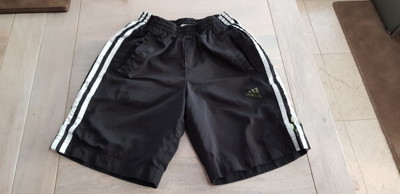 Adidas zwart gym sport broekje maat 146/152 - nr. 1