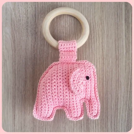 Rammelaar + bijting olifantje | handgemaakt | roze - nr. 1
