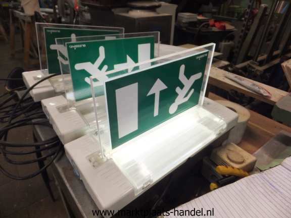 3 stuks nooduitgang verlichting, 220V, 8 wat opbouw (a6)50 - Afbeelding 2