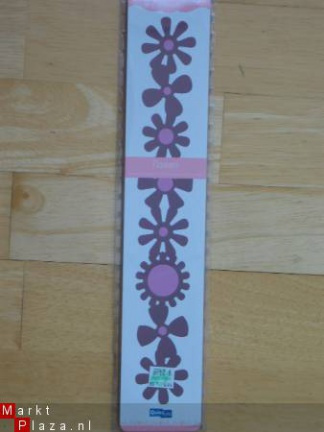 OP=OP Quickutz dies border flower XXl