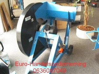 Grote brandhout-wipzaag 600 mm ,op 230 V , 4,8 Pk gemonteerd