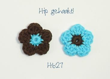 Zelf haarspeldjes maken? Gehaakte bloemetjes bruin-pip blauw - nr. 1