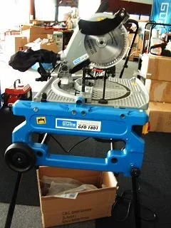 Flipover 2 in 1 afkort en circelzaagtafel 1,8 Kw met widiazaagblad