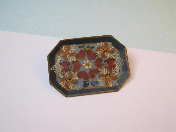 Broche beschilderde bloemen dienblaadje model 4.9x3.5 cm - nr. 1