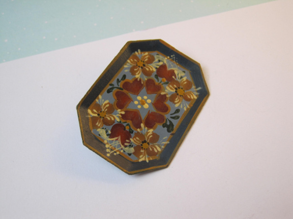 Broche beschilderde bloemen dienblaadje model 4.9x3.5 cm - Afbeelding 3