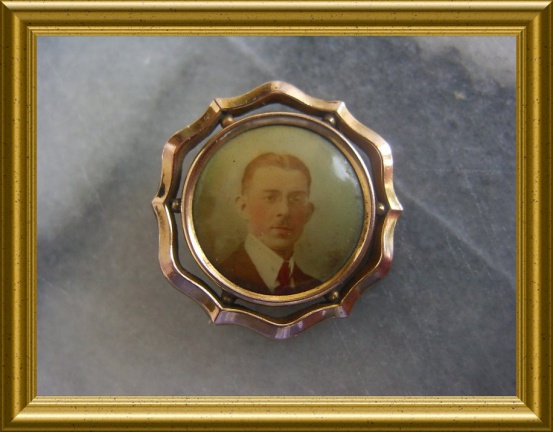 Oude doublé foto broche : man met lorgnet / halve bril - nr. 1