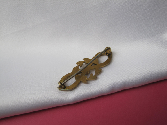 Broche antiek goudkleurig verguld met robijn steentje 4.0x1.5 cm. - Afbeelding 2