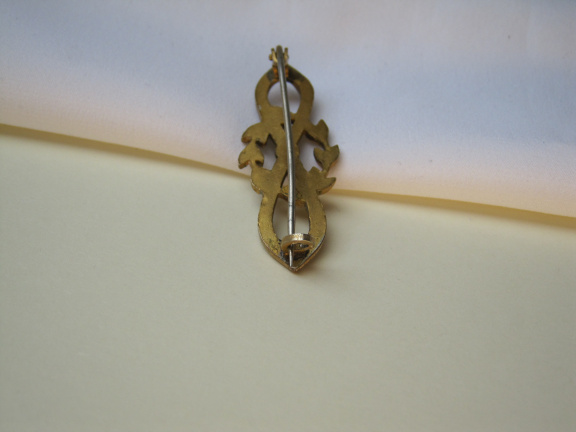 Broche antiek goudkleurig verguld met robijn steentje 4.0x1.5 cm. - Afbeelding 6