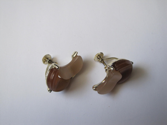 Oorbellen Lisner goudkleurig en bruin beige thermoset 2.7x1.8 cm. Schroefmodel - Afbeelding 2