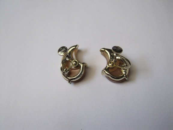 Oorbellen Lisner goudkleurig en bruin beige thermoset 2.7x1.8 cm. Schroefmodel - Afbeelding 5