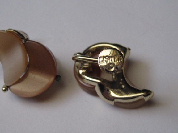 Oorbellen Lisner goudkleurig en bruin beige thermoset 2.7x1.8 cm. Schroefmodel - Afbeelding 6