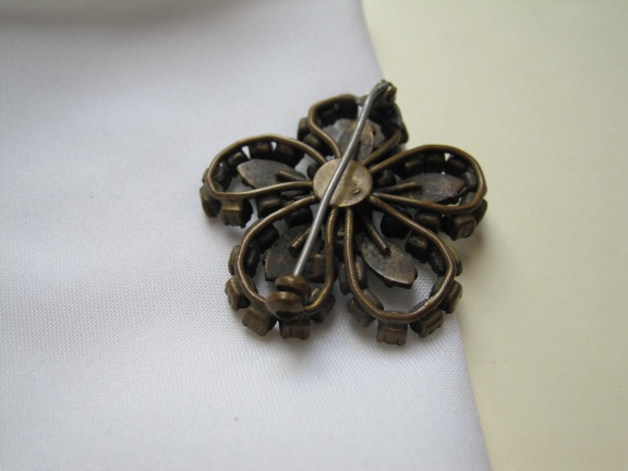 Broche antieke bloembroche met groen en helder glas 3.8x3. - Afbeelding 4