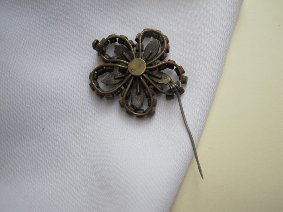 Broche antieke bloembroche met groen en helder glas 3.8x3. - Afbeelding 5