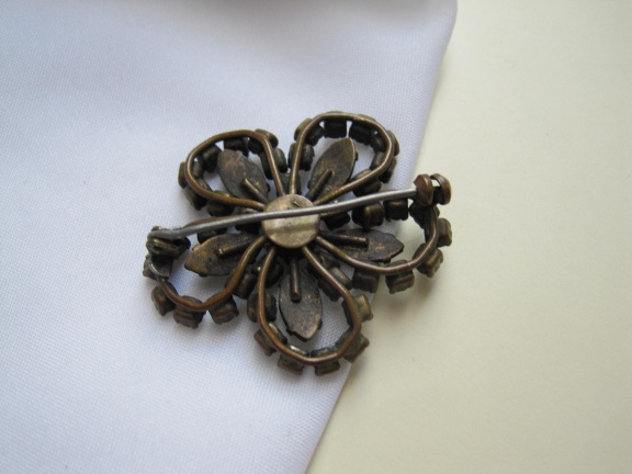 Broche antieke bloembroche met groen en helder glas 3.8x3. - Afbeelding 6