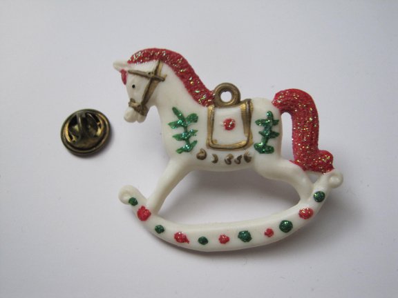 Broche/hanger kunststof kerst paard met glitter manen en staart 4.5x4.4 cm. - Afbeelding 2