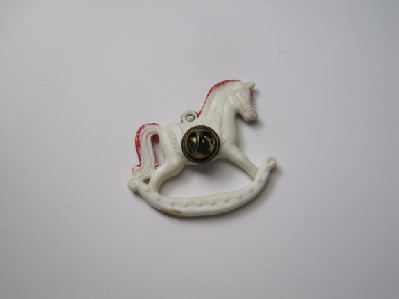 Broche/hanger kunststof kerst paard met glitter manen en staart 4.5x4.4 cm. - Afbeelding 4