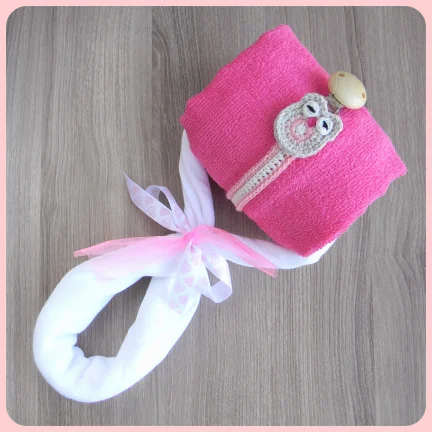 Luiertaart rammelaar donkerroze | Van 14,95 voor 11,95! - nr. 1