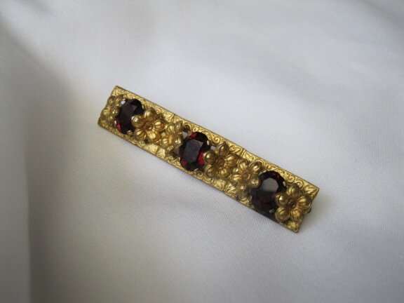 Broche antiek met Tsjechisch boheems rode kristal stenen 6.4x1.2 cm - Afbeelding 3