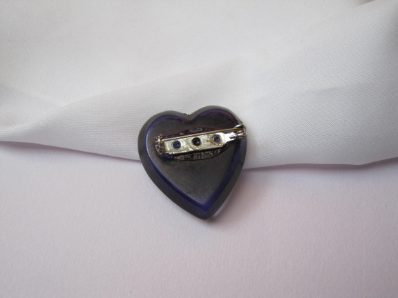 Broche paars transparant kunststof met romeins/griekse strijder 3.5x3.3 cm. - Afbeelding 4