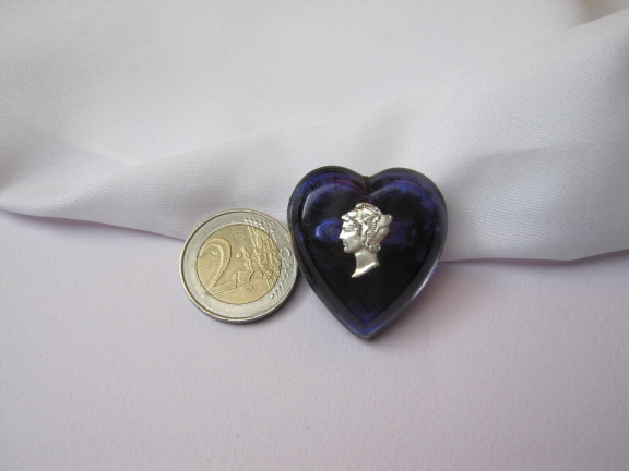 Broche paars transparant kunststof met romeins/griekse strijder 3.5x3.3 cm. - Afbeelding 5