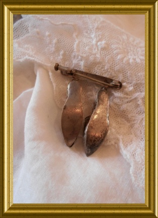 Leuke oude broche met schoentjes - Afbeelding 4