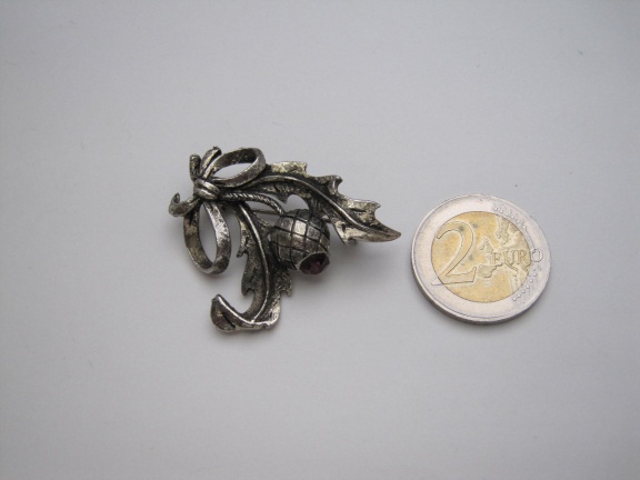 Broche zilverkleurige schotse distel paarse rijnsteen 3.5x3.6 cm - Afbeelding 2
