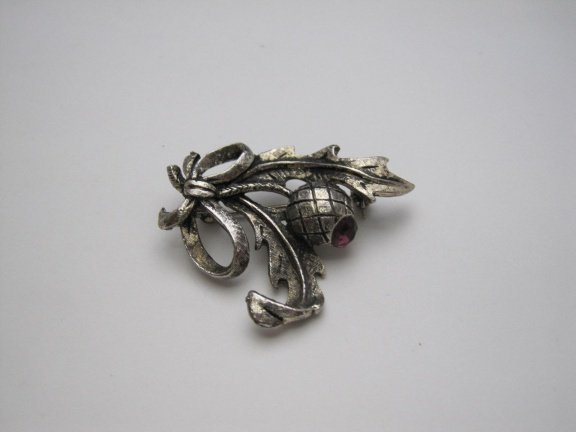 Broche zilverkleurige schotse distel paarse rijnsteen 3.5x3.6 cm - Afbeelding 3