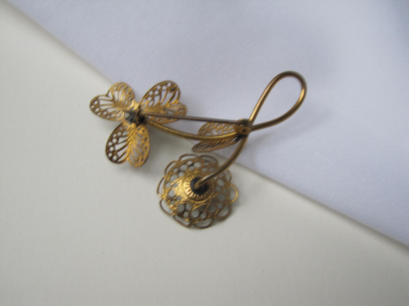 Broche goudkleurig met zilverkleurig filigrain en kralen 5.2x4.1 cm - Afbeelding 6