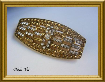 Leuke broche met steentjes - nr. 1