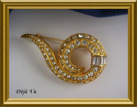 Nog een leuke broche met steentjes - nr. 1