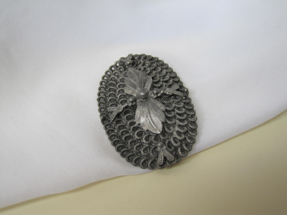 Broche zilverkleurig lusjes patroon 5.9x4.0 cm - Afbeelding 7