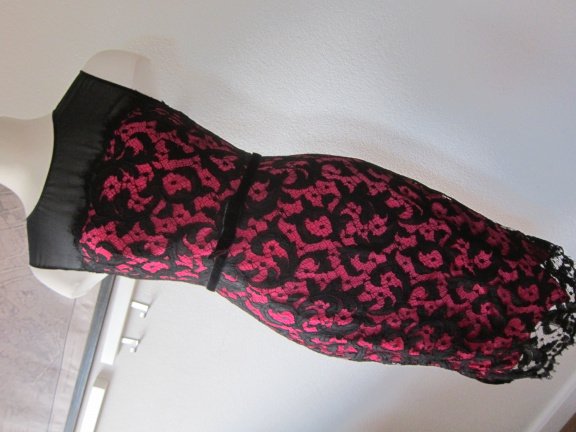 KAREN MILLEN Jurk met kant (ALS NIEUW; Mt. 38; WP380eur) - Afbeelding 2