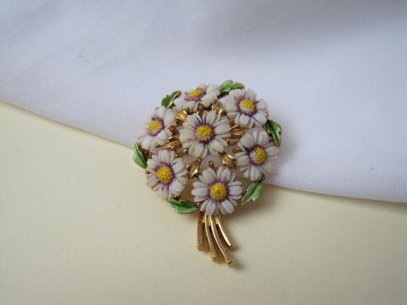 Broche Lisner goudkleurig en lucite kunststof bos bloemen 4.7x3.8 cm - Afbeelding 6