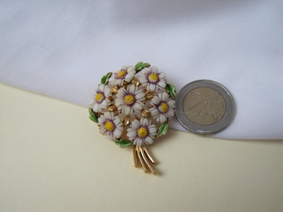 Broche Lisner goudkleurig en lucite kunststof bos bloemen 4.7x3.8 cm - Afbeelding 7