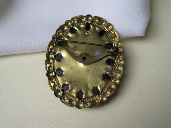 Broche sterrenbeeld vissen camee van kunststof zwart goudkleur 5.0x4.0 cm. - Afbeelding 3