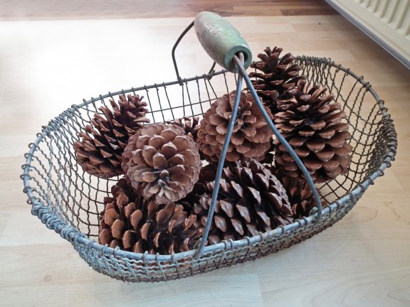 brocante mand van metaaldraad
